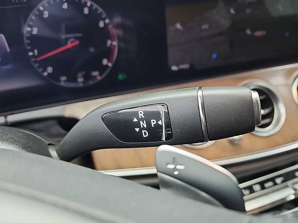 Mercedes Benz E class - Vista 8