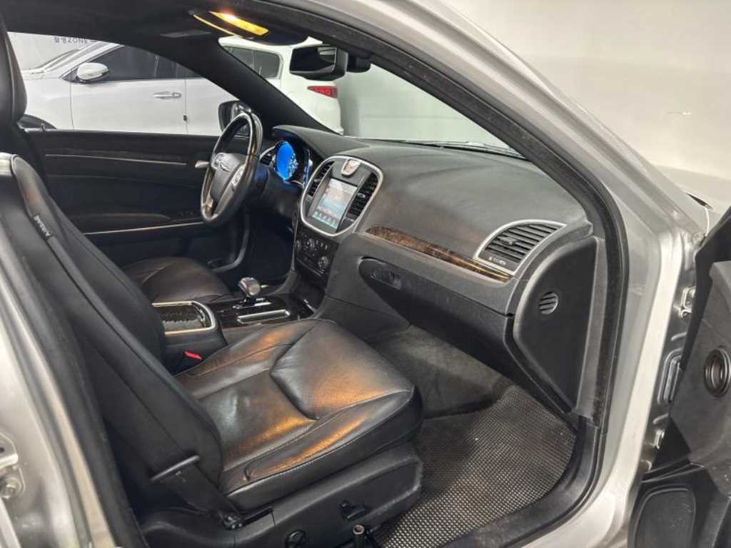 Chrysler 300C - Vista 6