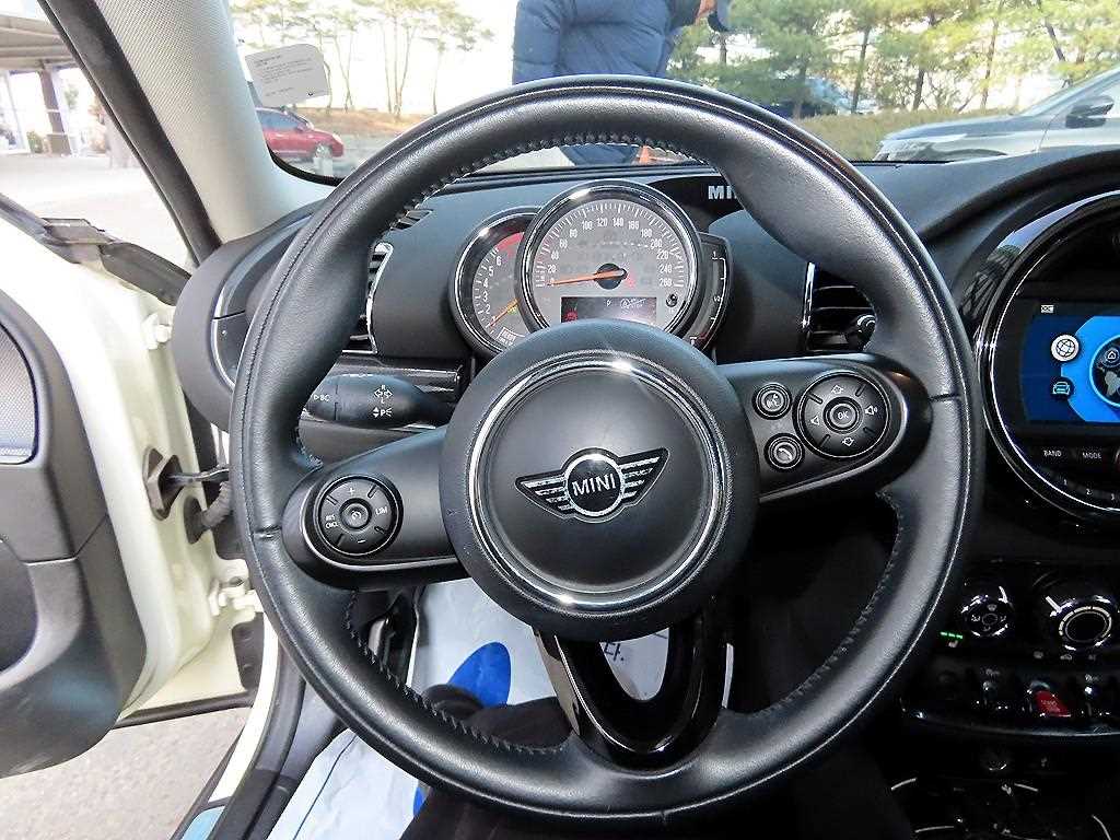 Mini Clubman - Vista 8