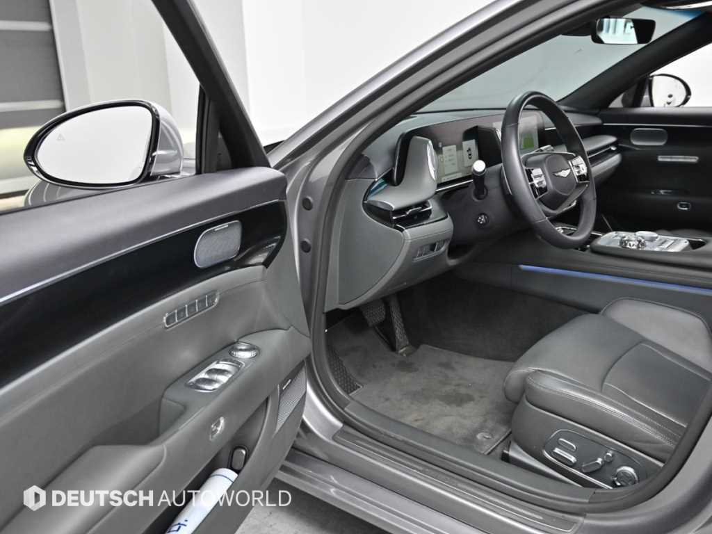 Genesis G90 - Vista 11