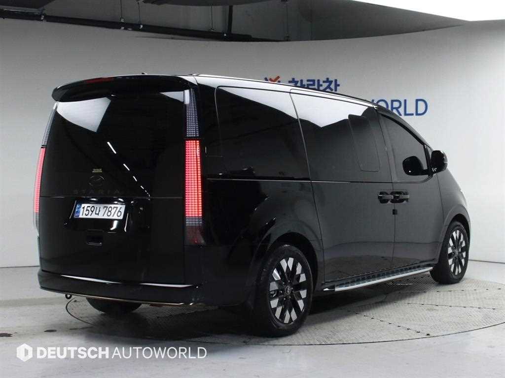 HYUNDAI Staria - Vista 2