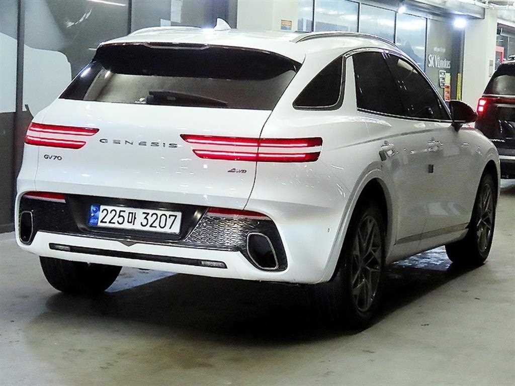 Genesis GV70 - Vista 4