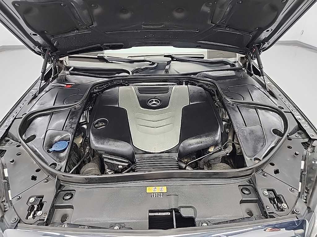 Mercedes Benz S Class - Vista 5