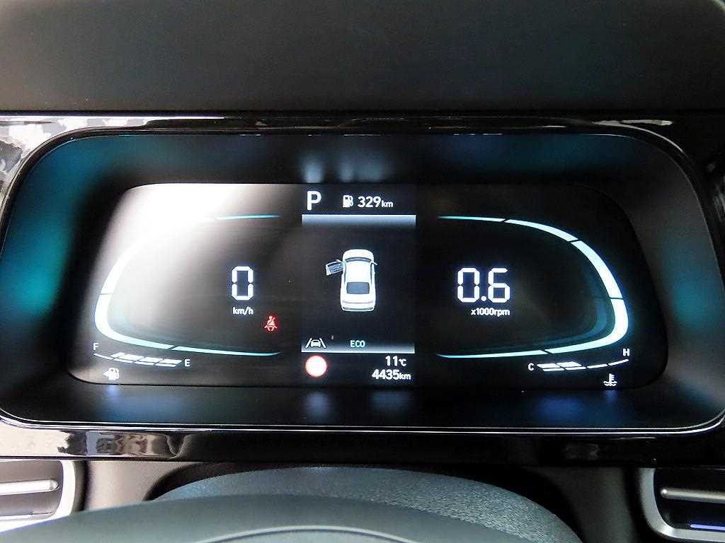 HYUNDAI Avante - Vista 9