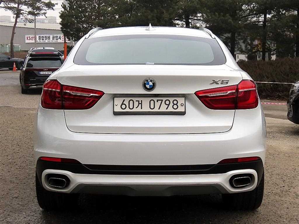 BMW X6 - Vista 4