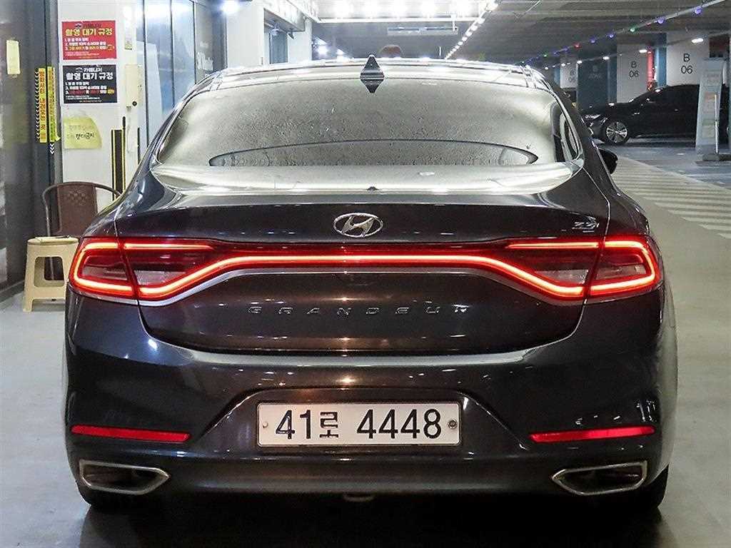 HYUNDAI Grandeur - Vista 5