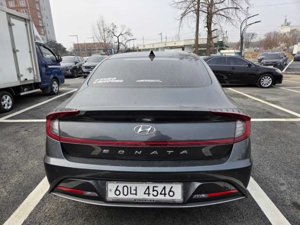 HYUNDAI Sonata - Vista 4