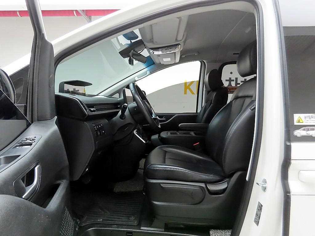 HYUNDAI Staria 2023 Blanco - Importación desde Corea - HF Imports Iquique - Foto 13