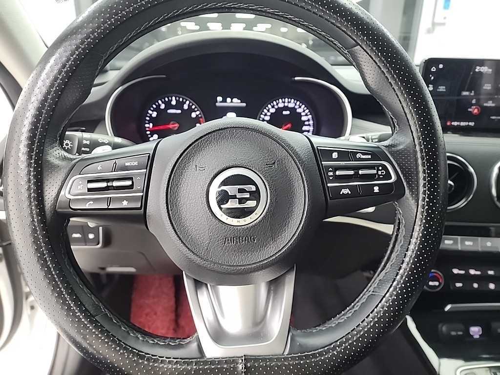 KIA Stinger - Vista 8