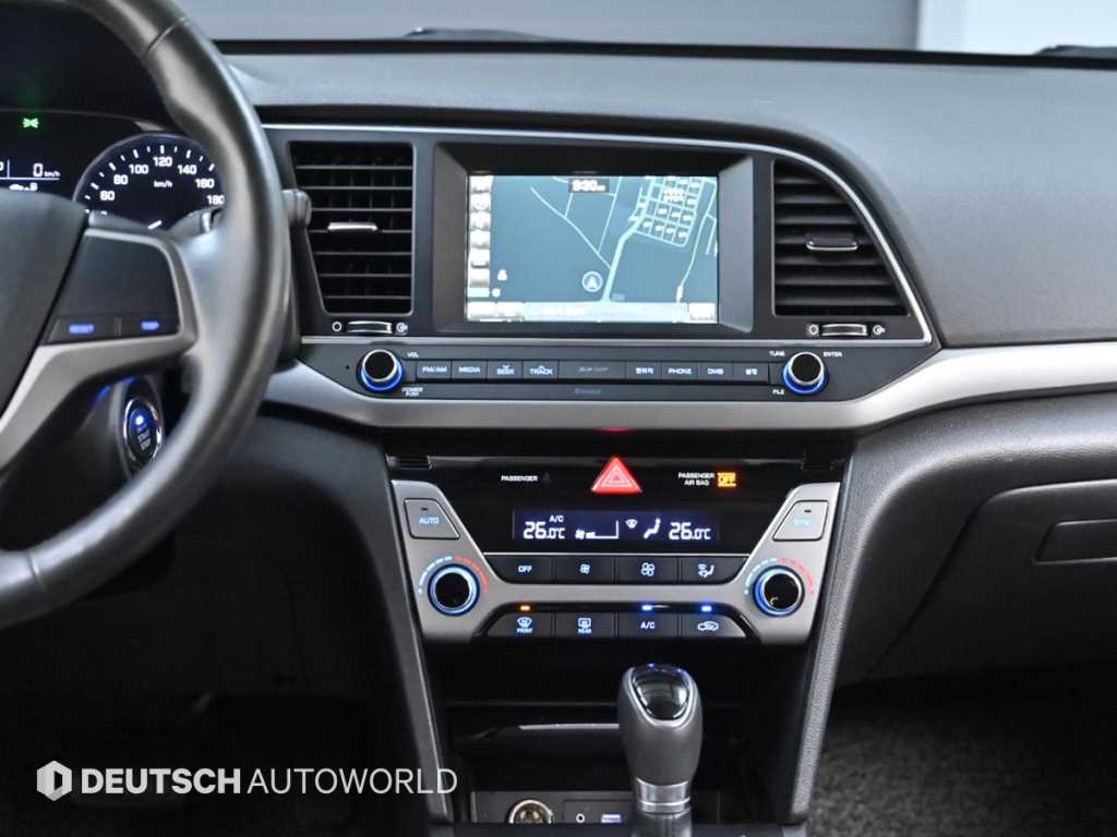 HYUNDAI Avante 2016 Blanco - Importación desde Corea - HF Imports Iquique - Foto 14