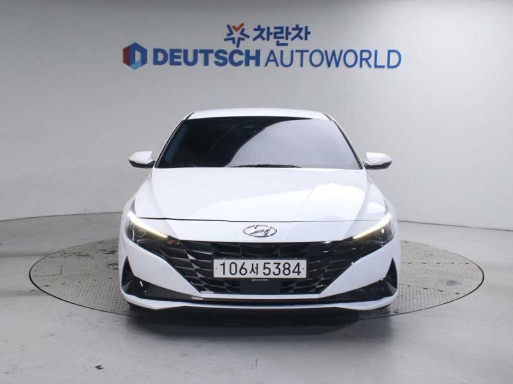 HYUNDAI Avante - Vista 3