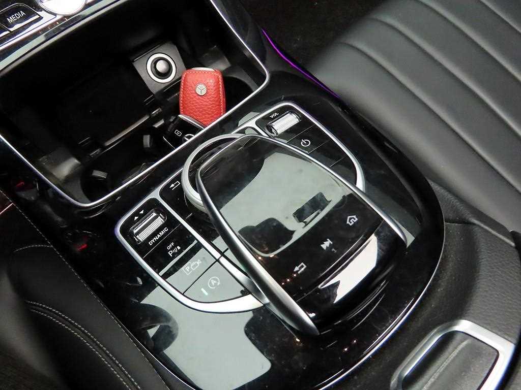 Mercedes Benz E class - Vista 12