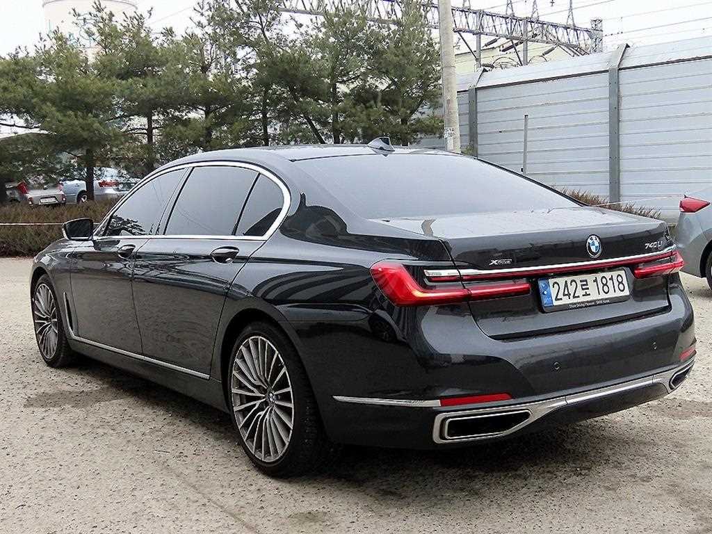 BMW 7 Series - Vista 3