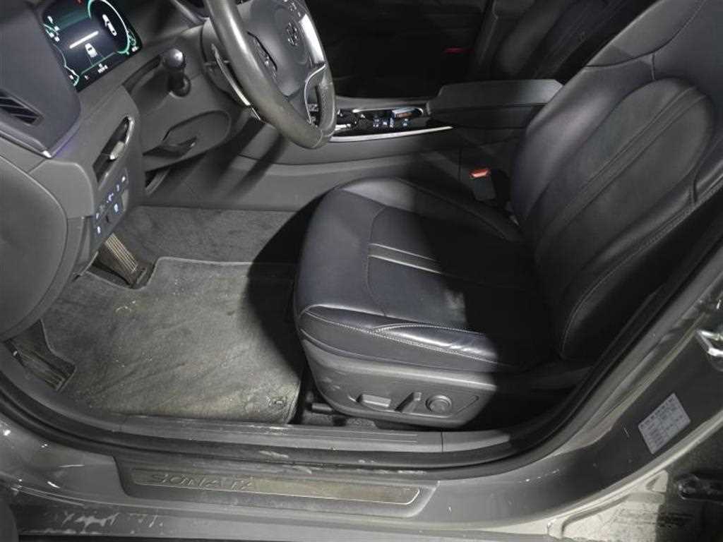 HYUNDAI Sonata - Vista 9