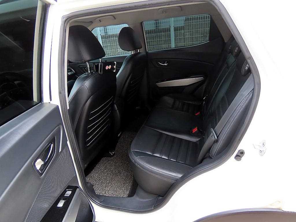 Ssangyong Tivoli - Vista 6