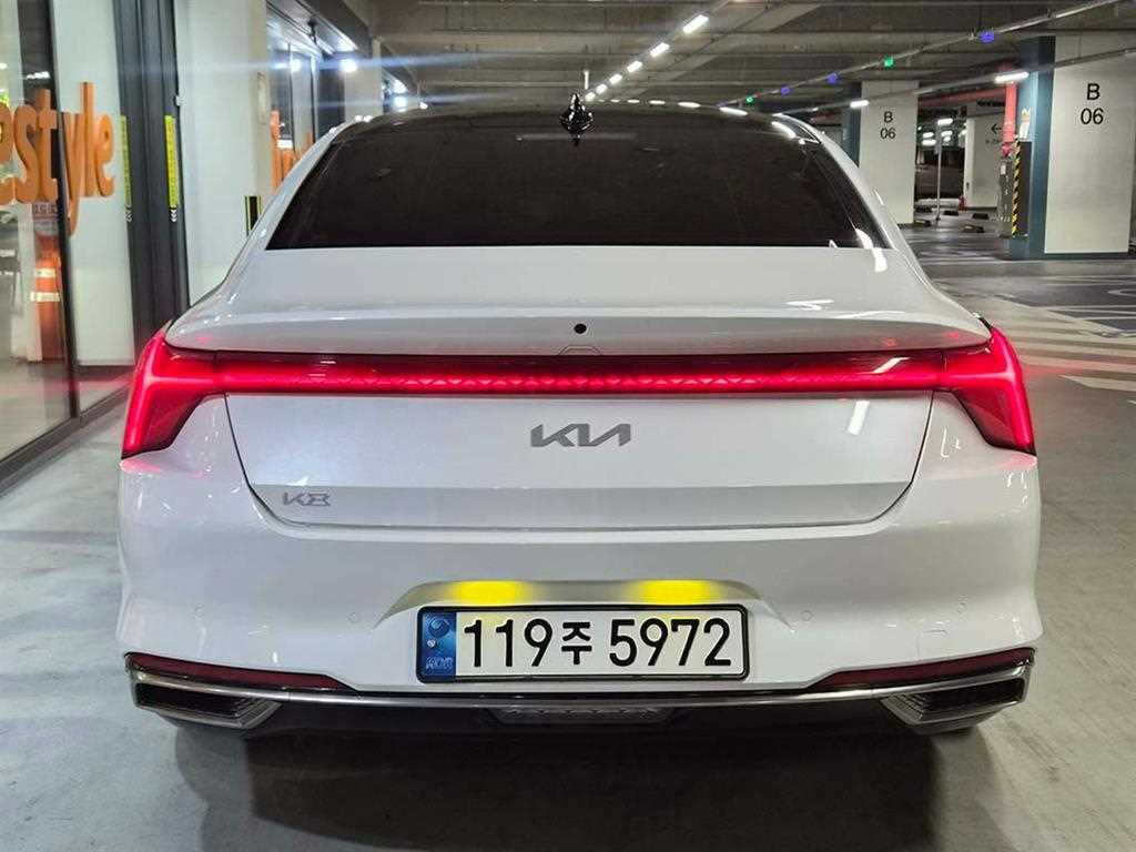 KIA K8 - Vista 5