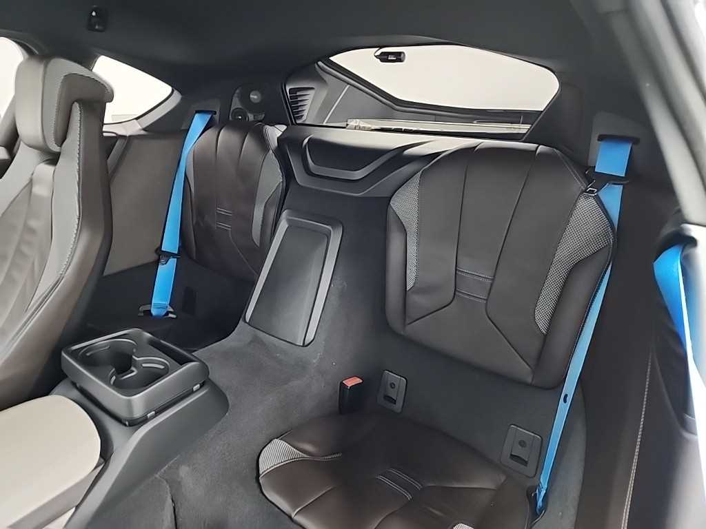 BMW i8 - Vista 11