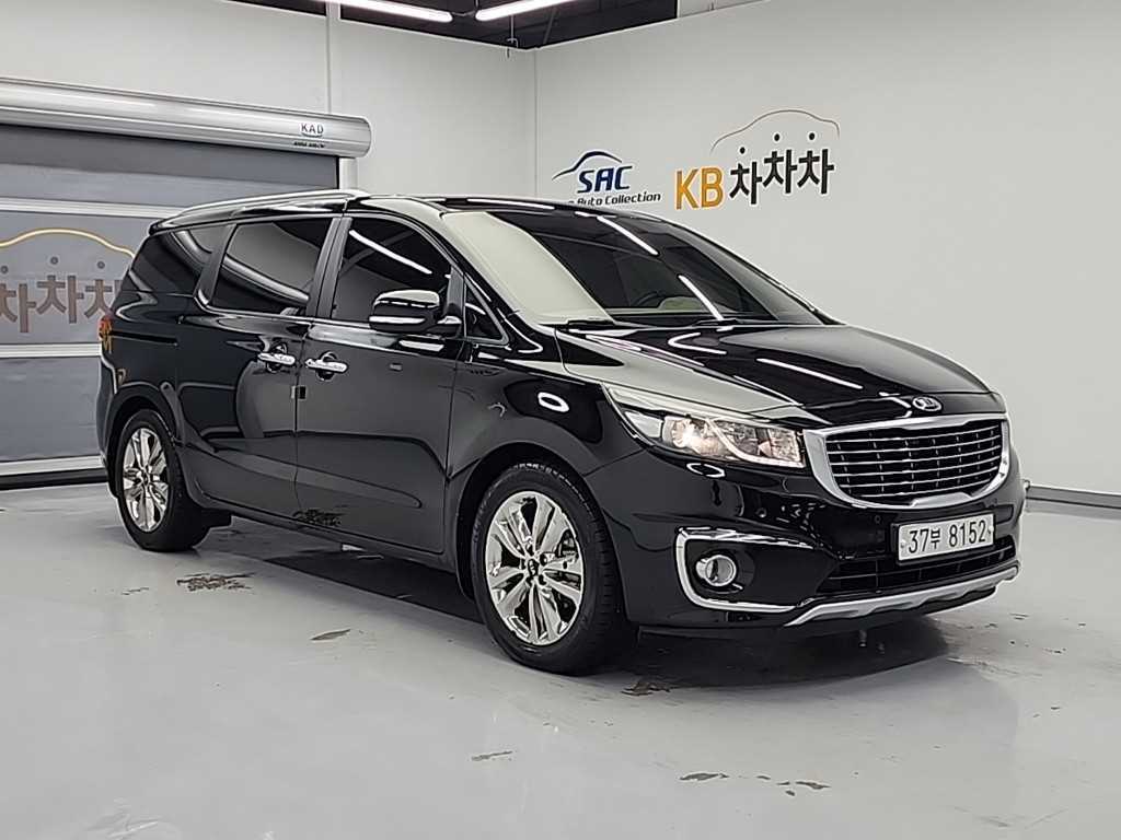 KIA Carnival - Vista 4