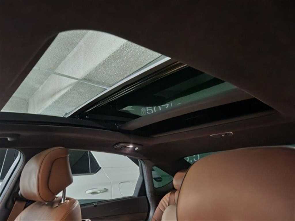 Genesis G80 - Vista 10