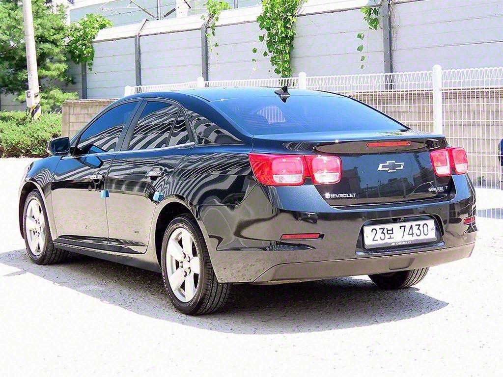 Chevrolet Malibu - Vista 3