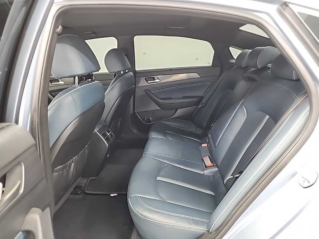 HYUNDAI Sonata - Vista 12