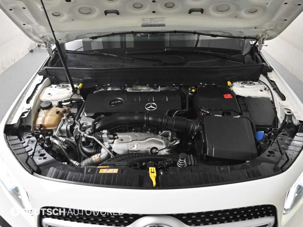 Mercedes Benz GLB Class - Vista 6