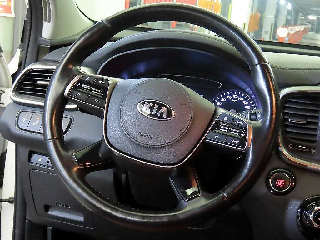 KIA Sorento - Vista 8