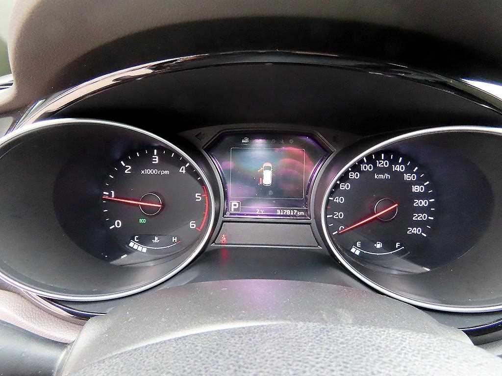 KIA Carnival - Vista 10