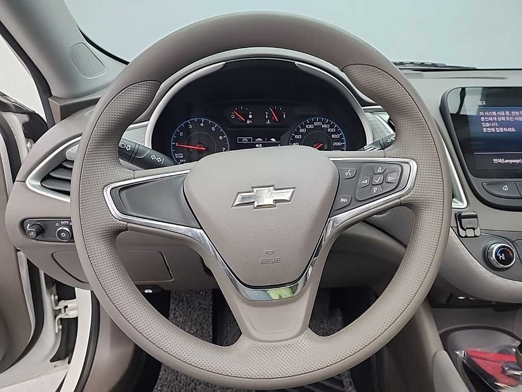 Chevrolet Malibu - Vista 10