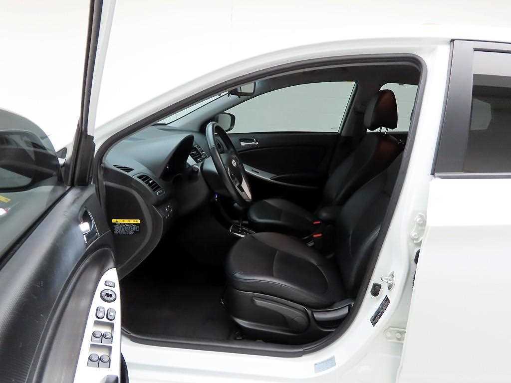 HYUNDAI Accent 2015 Blanco - Importación desde Corea - HF Imports Iquique - Foto 13