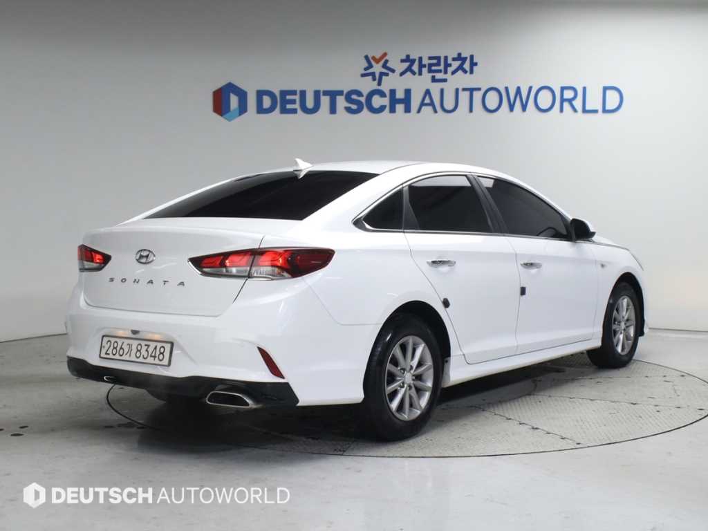 HYUNDAI Sonata - Vista 2