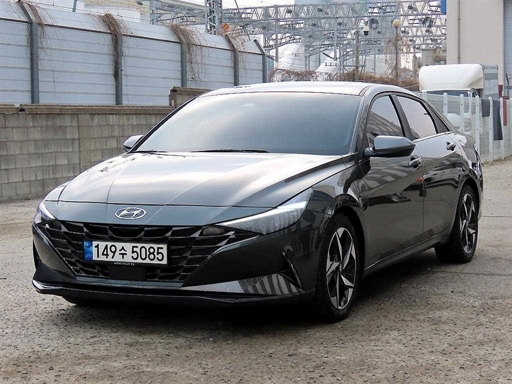 HYUNDAI Avante - Vista 2