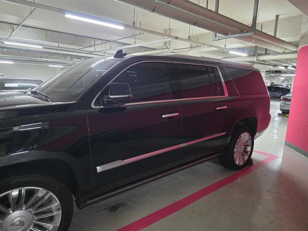 Cadillac Escalade - Vista 4