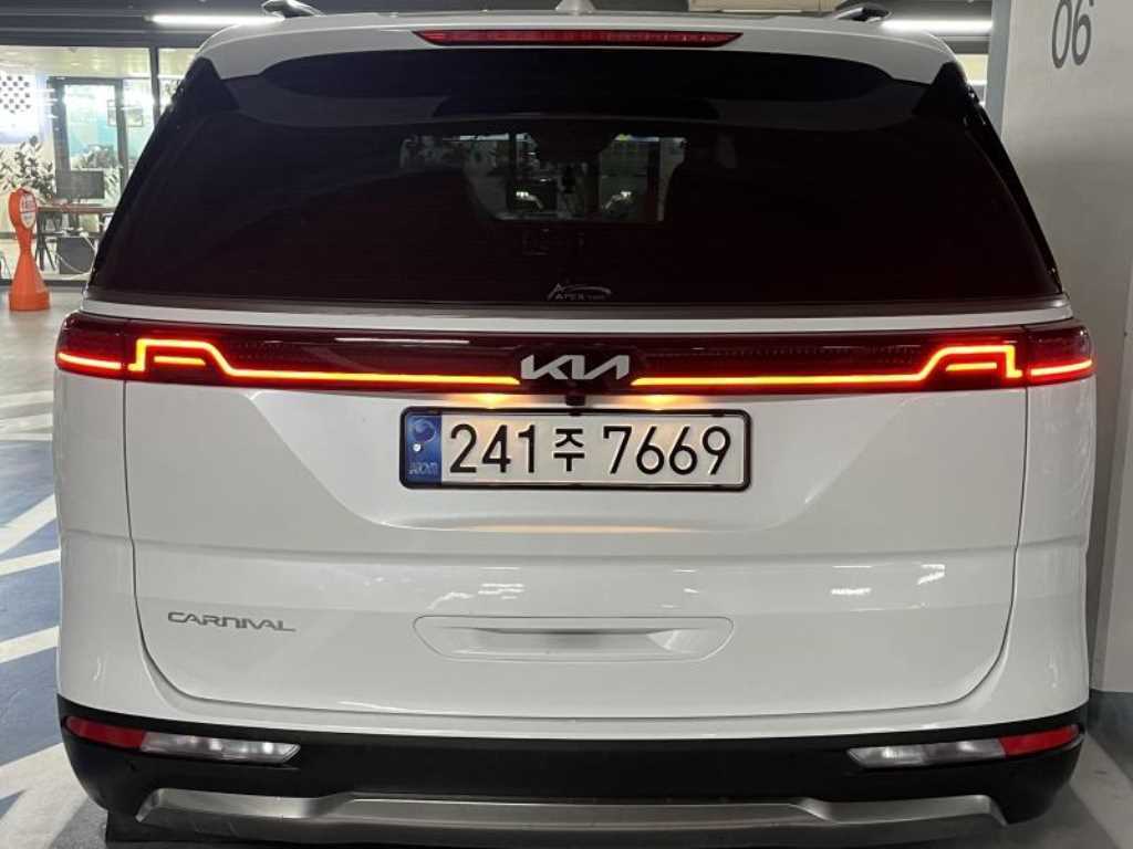 KIA Carnival - Vista 3
