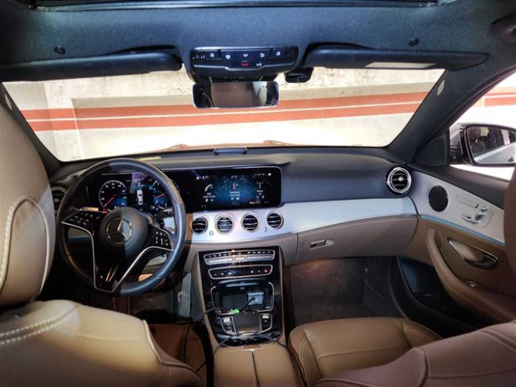 Mercedes Benz E class - Vista 4