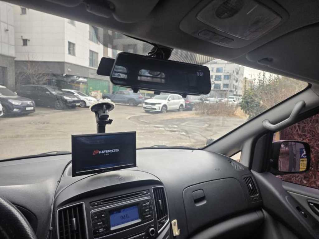 HYUNDAI Starex - Vista 6