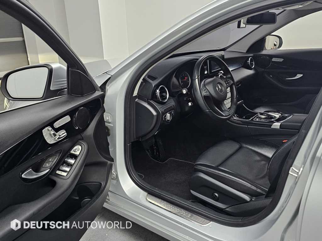 Mercedes Benz C Class - Vista 11