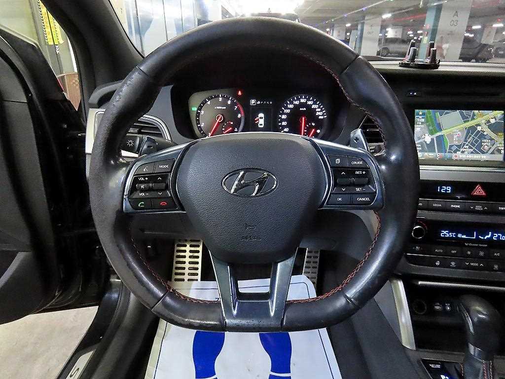 HYUNDAI Sonata - Vista 8