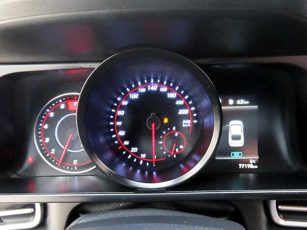 HYUNDAI Avante - Vista 9