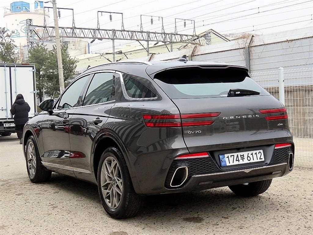 Genesis GV70 - Vista 3