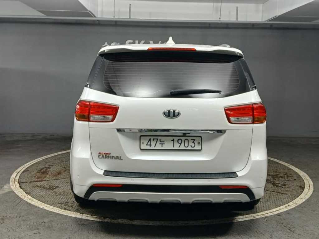 KIA Carnival - Vista 5