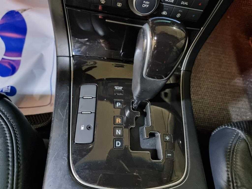 KIA Opirus - Vista 9