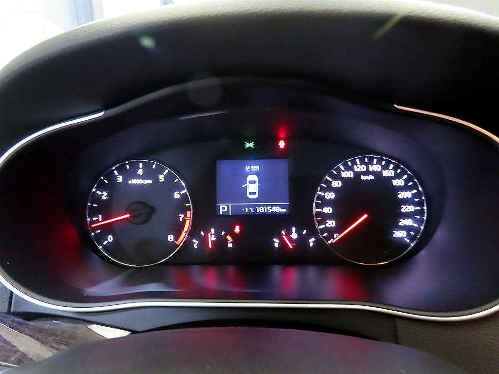 KIA K7 - Vista 9