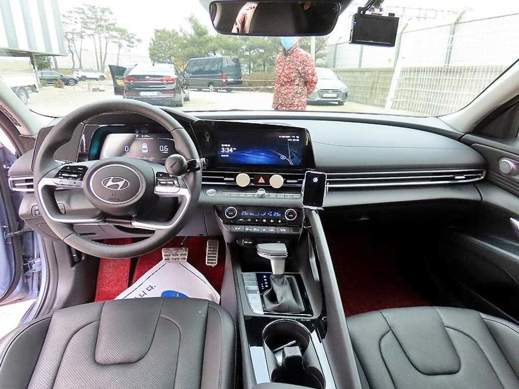 HYUNDAI Avante - Vista 7