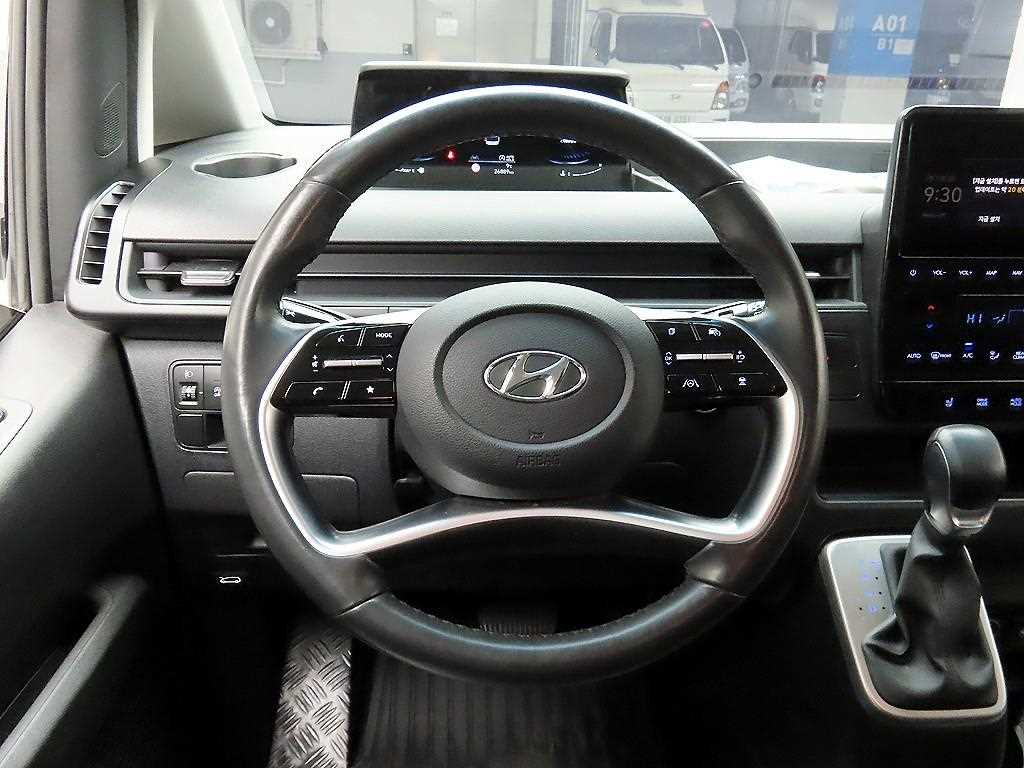 HYUNDAI Staria - Vista 7