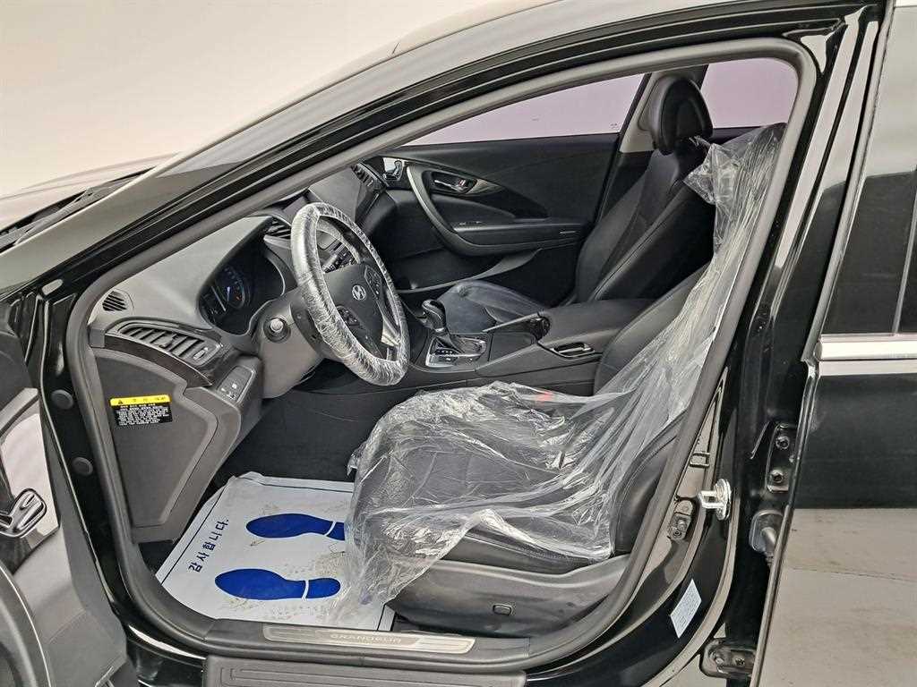 HYUNDAI Grandeur - Vista 11