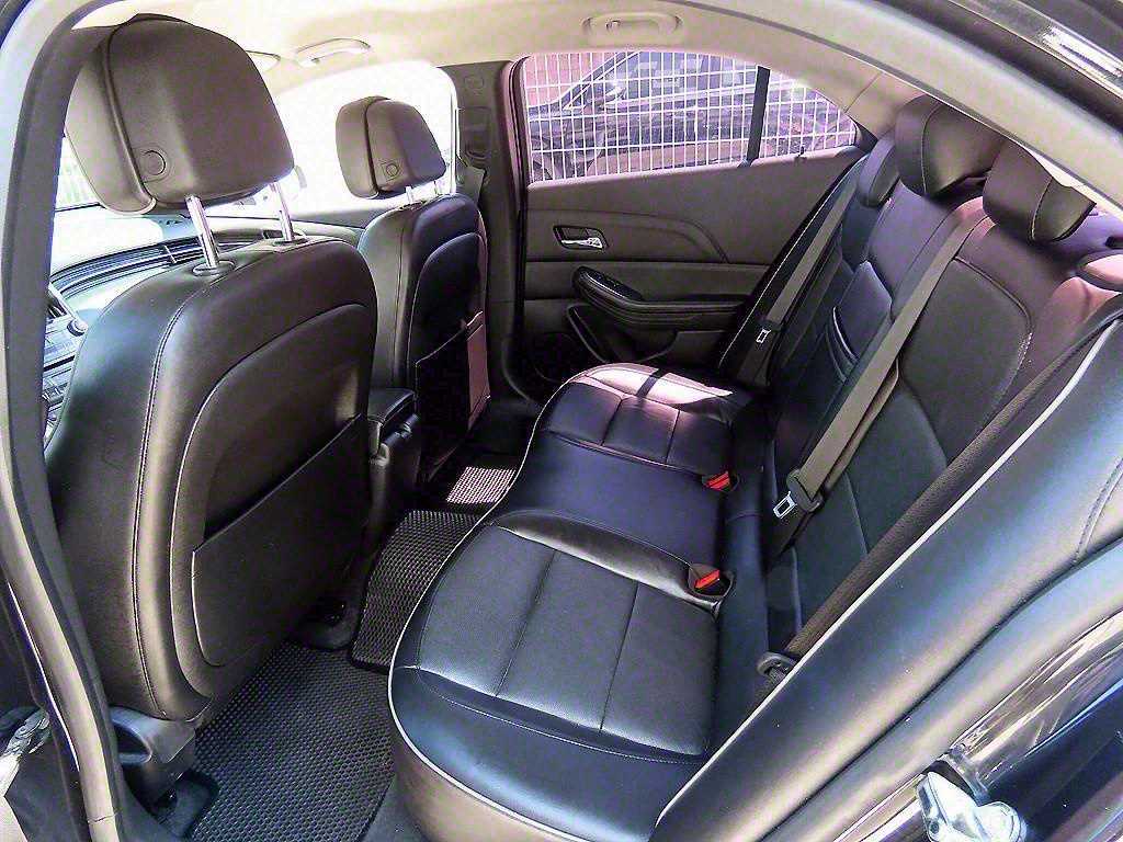 Chevrolet Malibu - Vista 6