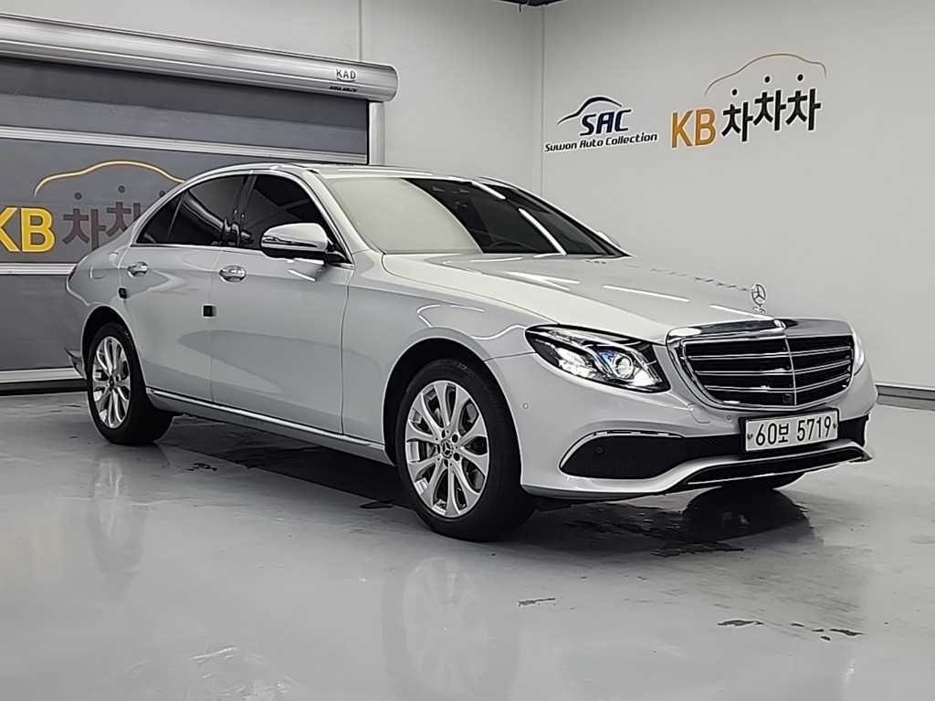 Mercedes Benz E class - Vista 4