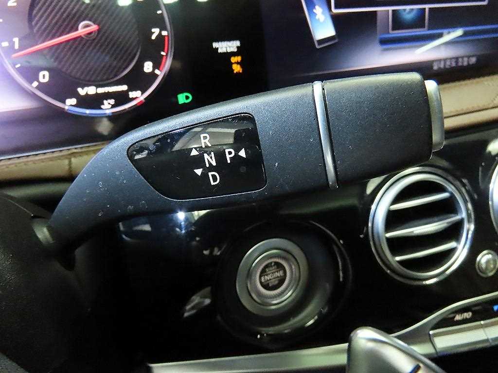 Mercedes Benz S Class - Vista 12