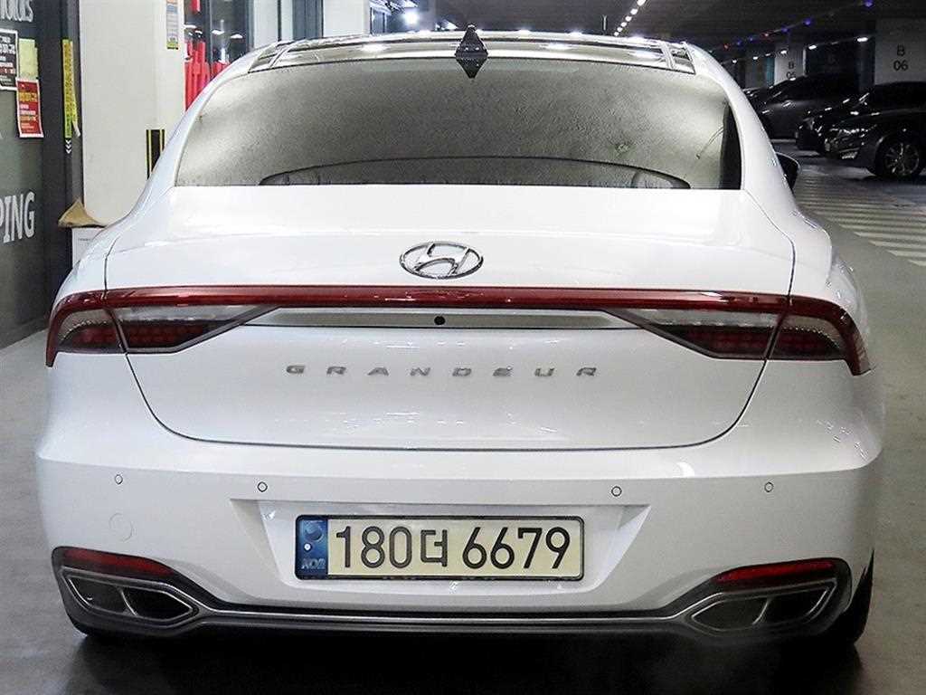 HYUNDAI Grandeur - Vista 6